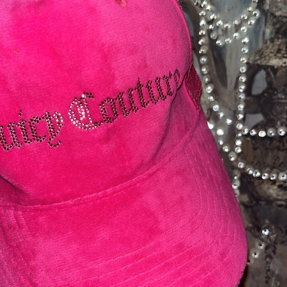 π«¦πβ’ π§π»ββοΈ Juicy Couture x Oh-So-Specialβ¦Vibesπ§π»ββοΈβ’ππ - Picture 2 of 8